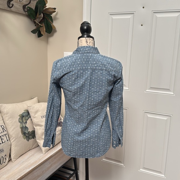 EUC J. Crew Chambray button down shirt in size PS - Picture 5 of 8